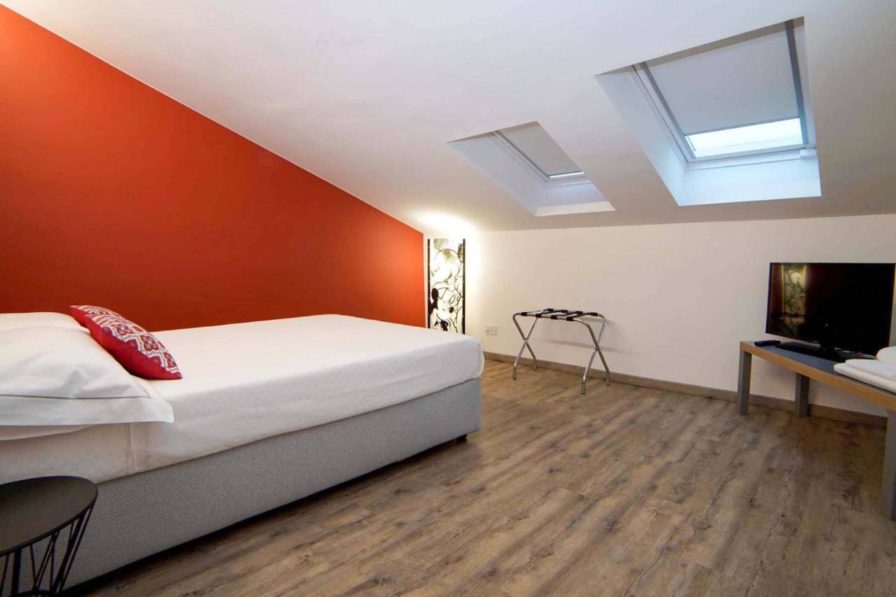 B&B Luci Di Stelle 살루초 외부 사진